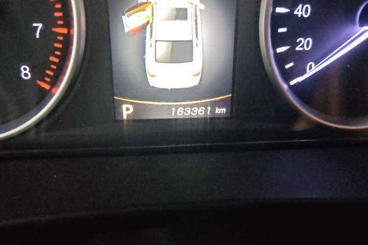 Used Geely Auto Emgrand GT 2017 1.8T Flagship 4G Edition Odometer Close Up