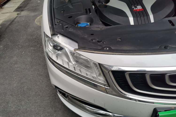 Used Geely Auto Emgrand GT 2017 1.8T Flagship 4G Edition Right Front Headlight
