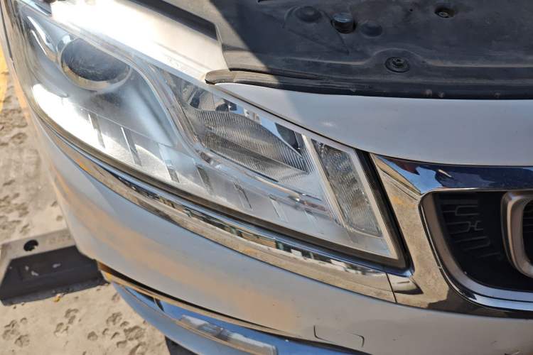 Used Geely Auto Emgrand GT 2017 1.8T Flagship Model Right Front Headlight