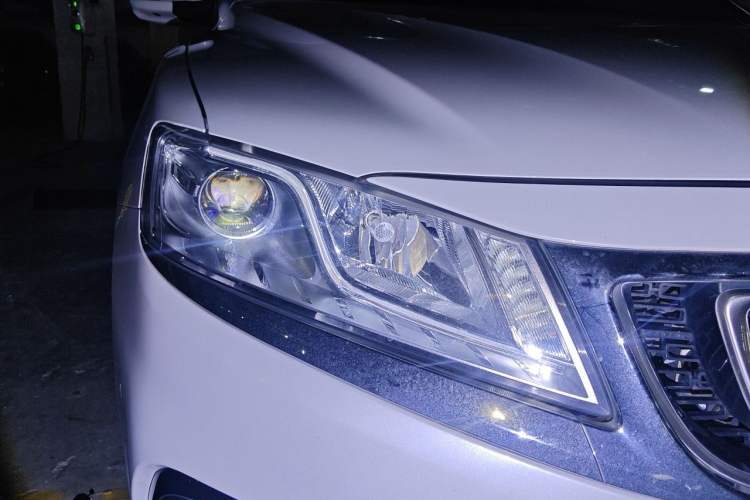 Used Geely Auto Emgrand GT 2017 1.8T Flagship 4G Edition Right Front Headlight