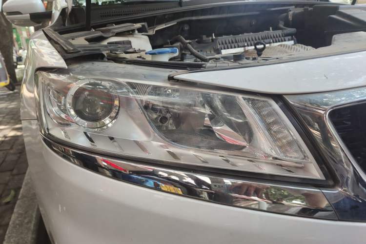 Used Geely Auto Emgrand GT 2017 2.4L Comfort Model Right Front Headlight