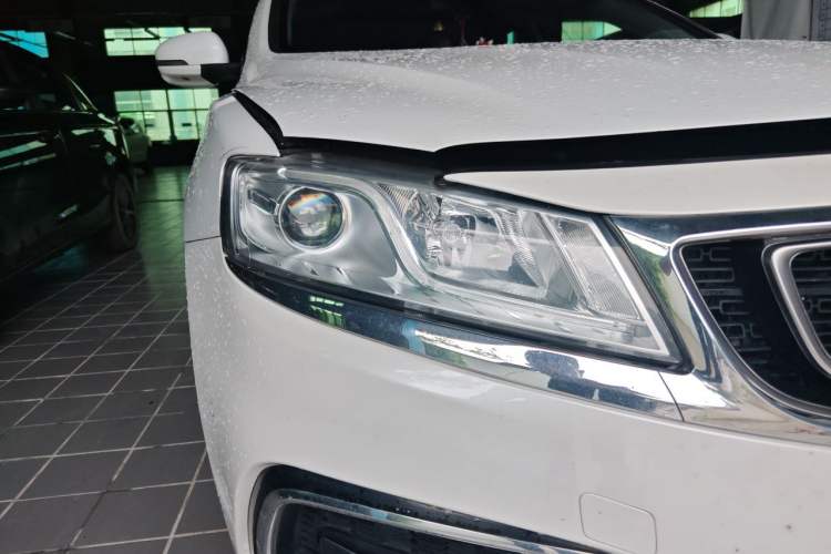 Used Geely Auto Emgrand GT 2017 1.8T Flagship 4G Edition Right Front Headlight