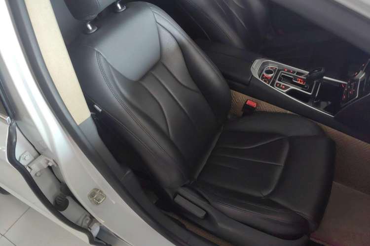 Used Geely Auto Emgrand GT 2017 1.8T Luxury Model Right Front Seat