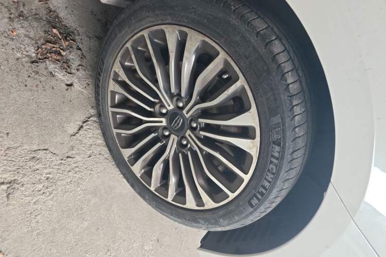 Used Geely Auto Emgrand GT 2017 1.8T Luxury Model Right Front Wheel Hub