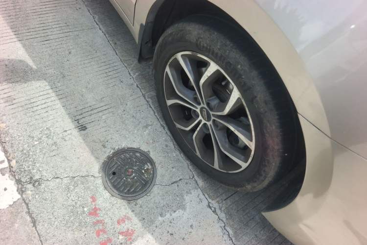 Used Geely Auto Emgrand GT 2017 1.8T Comfort Model Right Front Wheel Hub