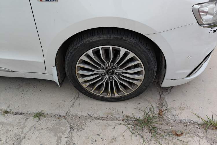 Used Geely Auto Emgrand GT 2017 1.8T Flagship 4G Edition Right Front Wheel Hub