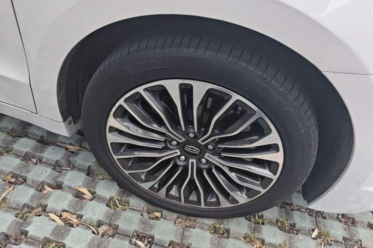Used Geely Auto Emgrand GT 2017 1.8T Flagship 4G Edition Right Front Wheel Hub