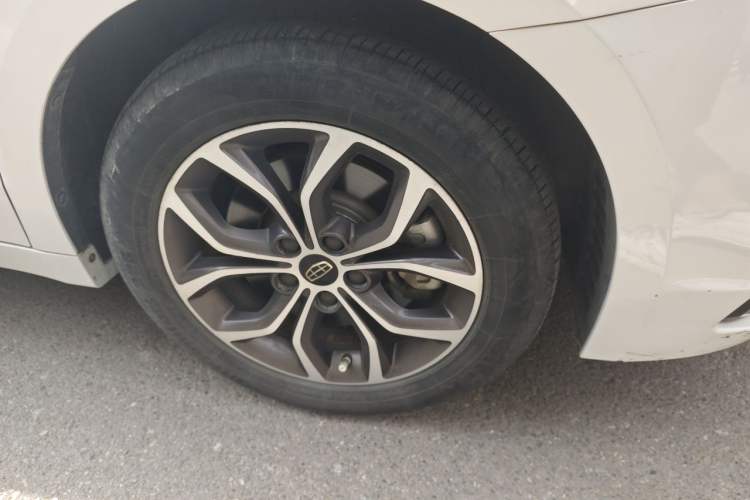 Used Geely Auto Emgrand GT 2017 1.8T Luxury Model Right Front Wheel Hub