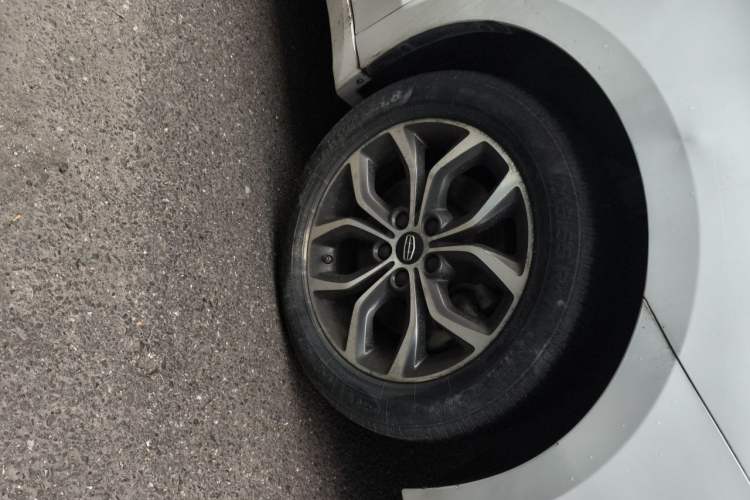 Used Geely Auto Emgrand GT 2017 2.4L Comfort Model Right Front Wheel Hub