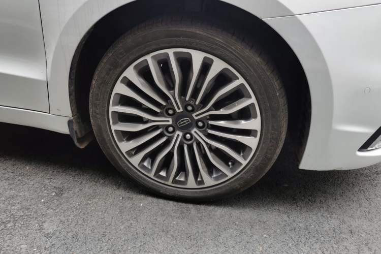 Used Geely Auto Emgrand GT 2017 1.8T Flagship 4G Edition Right Front Wheel Hub