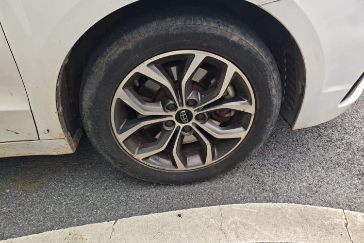 Used Geely Auto Emgrand GT 2017 2.4L Luxury Model Right Front Wheel Hub