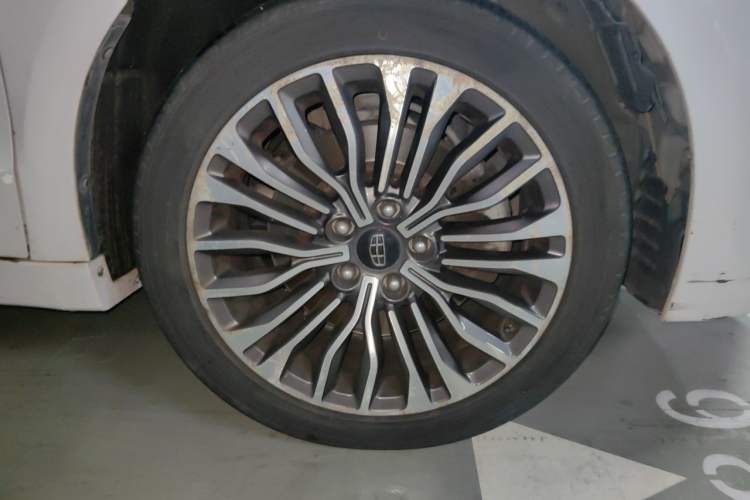Used Geely Auto Emgrand GT 2017 1.8T Luxury Model Right Front Wheel Hub