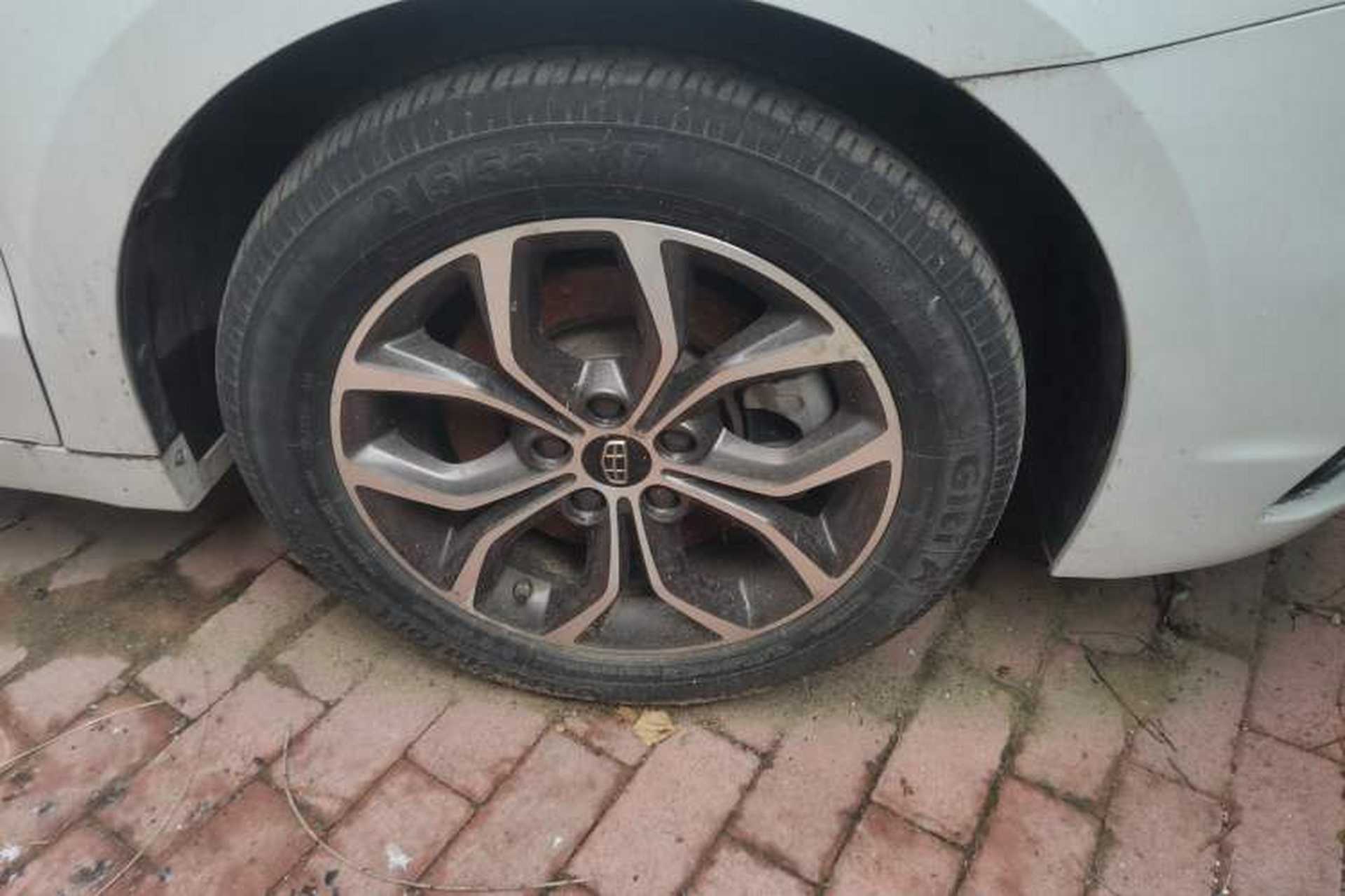 Used Geely Auto Emgrand GT 2017 2.4L Comfort Model Right Front Wheel Hub