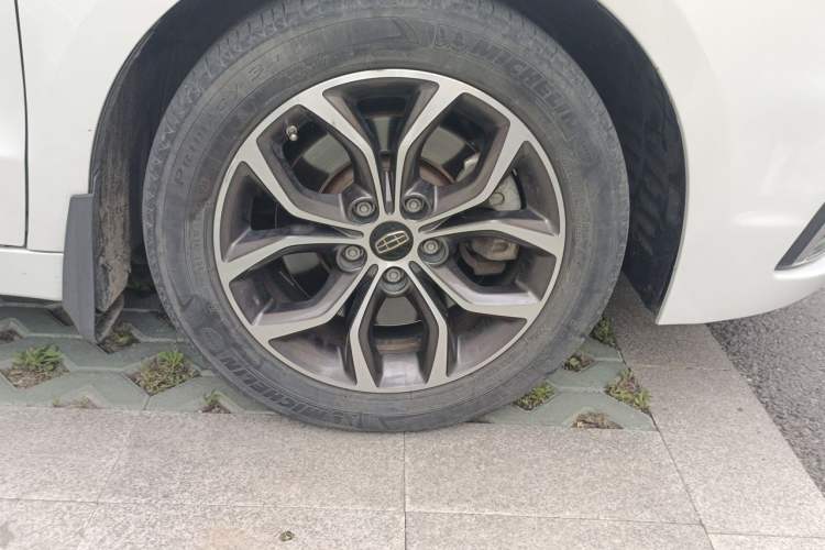 Used Geely Auto Emgrand GT 2017 1.8T Comfort Model Right Front Wheel Hub