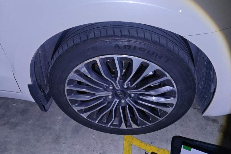 Used Geely Auto Emgrand GT 2017 1.8T Flagship 4G Edition Right Front Wheel Hub