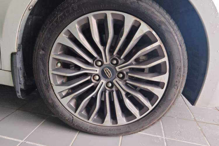 Used Geely Auto Emgrand GT 2017 1.8T Flagship 4G Edition Right Front Wheel Hub