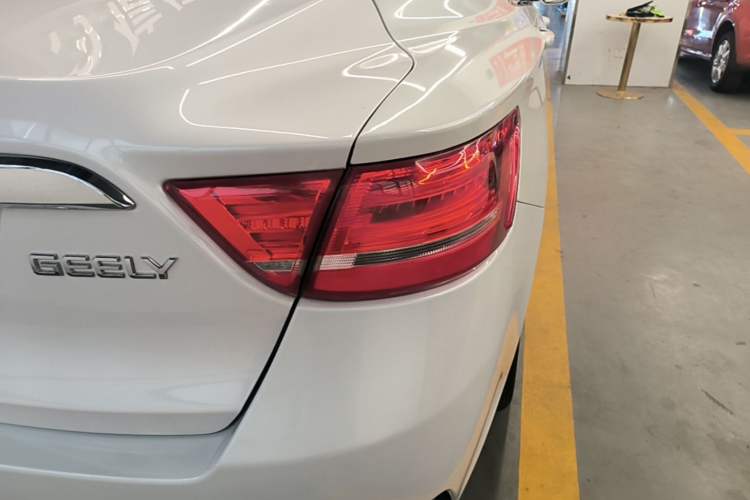Used Geely Auto Emgrand GT 2017 2.4L Comfort Model Right Rear Taillight