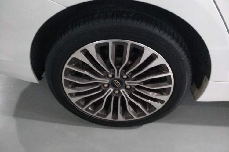Used Geely Auto Emgrand GT 2017 1.8T Luxury Model Right Rear Wheel Hub