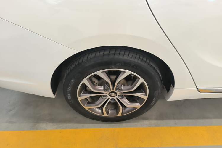 Used Geely Auto Emgrand GT 2017 2.4L Comfort Model Right Rear Wheel Hub