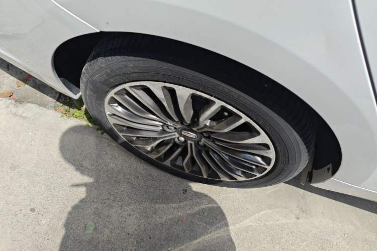 Used Geely Auto Emgrand GT 2017 1.8T Luxury Model Right Rear Wheel Hub