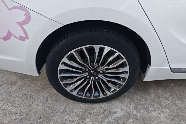 Used Geely Auto Emgrand GT 2017 1.8T Flagship 4G Edition Right Rear Wheel Hub
