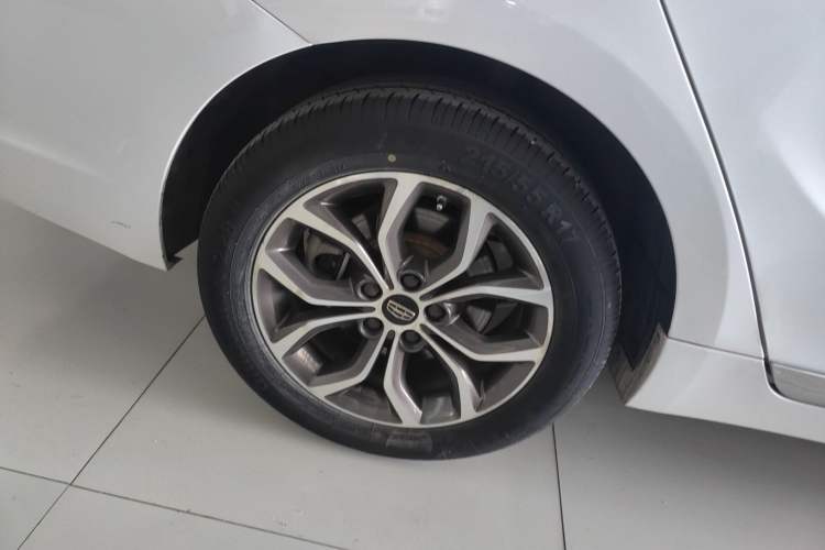 Used Geely Auto Emgrand GT 2017 1.8T Luxury Model Right Rear Wheel Hub
