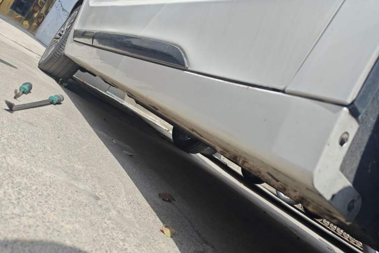 Used Geely Auto Emgrand GT 2017 1.8T Luxury Model Right Side Sill