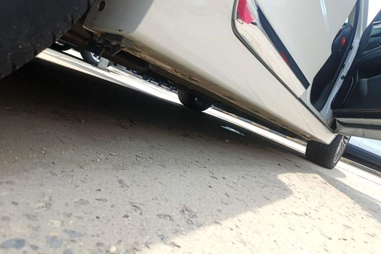 Used Geely Auto Emgrand GT 2017 1.8T Flagship 4G Edition Right Side Sill