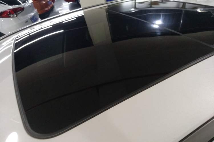 Used Geely Auto Emgrand GT 2017 1.8T Luxury Model Roof