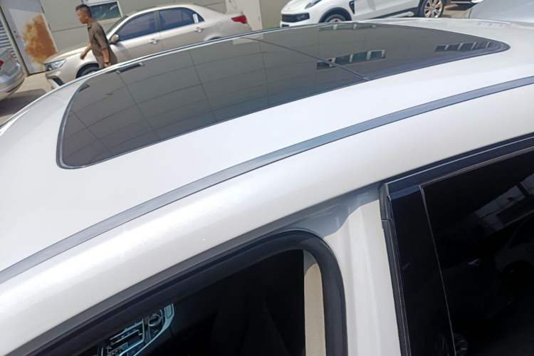 Used Geely Auto Emgrand GT 2017 1.8T Flagship 4G Edition Roof