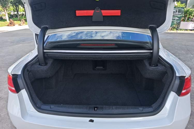 Used Geely Auto Emgrand GT 2017 1.8T Flagship 4G Edition Trunk