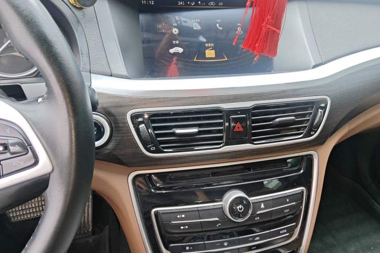 Used Geely Auto Emgrand GT 2017 1.8T Luxury Model Audio And AC Panel