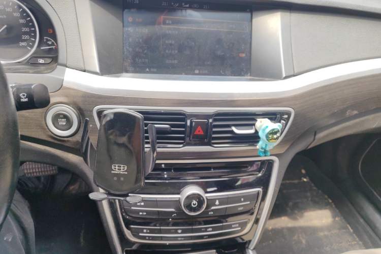 Used Geely Auto Emgrand GT 2017 1.8T Luxury Model Audio And AC Panel