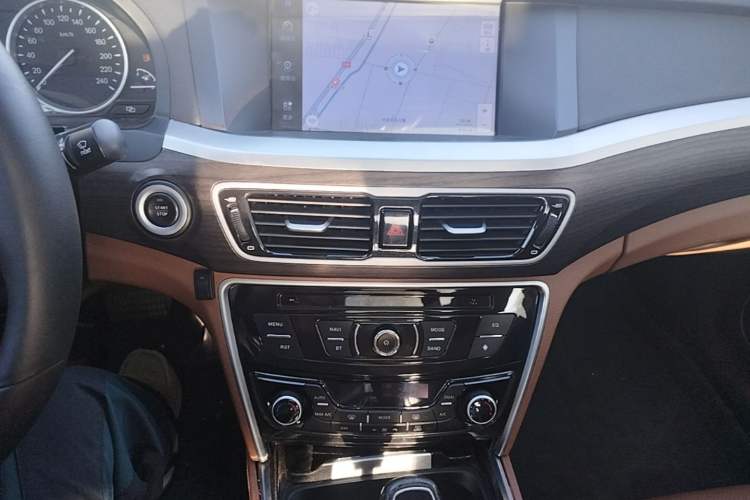 Used Geely Auto Emgrand GT 2017 2.4L Comfort Model Audio And AC Panel
