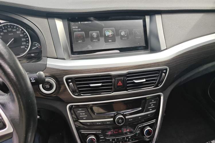 Used Geely Auto Emgrand GT 2017 2.4L Comfort Model Audio And AC Panel