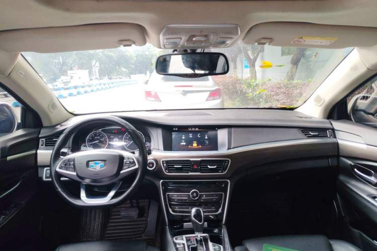 Used Geely Auto Emgrand GT 2017 1.8T Luxury Model Center Console