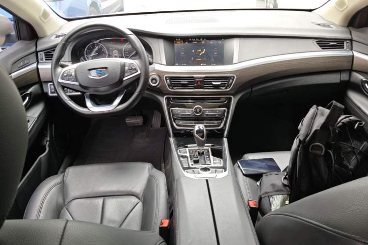 Used Geely Auto Emgrand GT 2017 1.8T Luxury Model Center Console