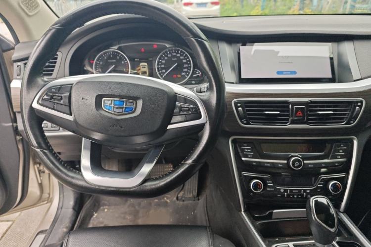Used Geely Auto Emgrand GT 2017 2.4L Comfort Model Center Console