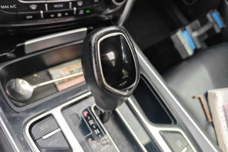 Used Geely Auto Emgrand GT 2017 2.4L Comfort Model Gear Lever