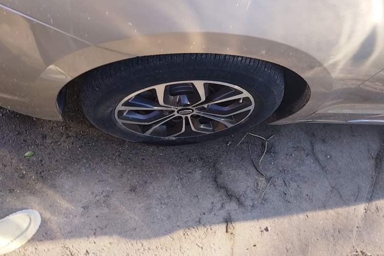 Used Geely Auto Emgrand GT 2017 2.4L Comfort Model Left Front Wheel Hub