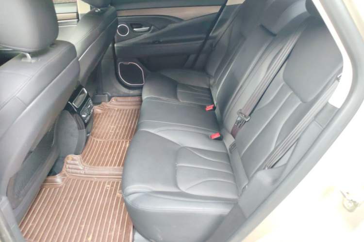 Used Geely Auto Emgrand GT 2017 1.8T Luxury Model Left Rear Seat