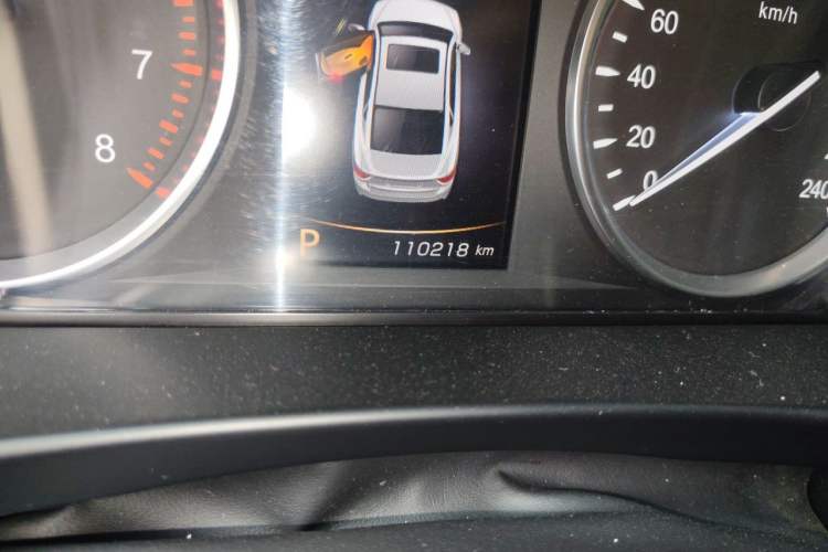 Used Geely Auto Emgrand GT 2017 1.8T Luxury Model Odometer Close Up