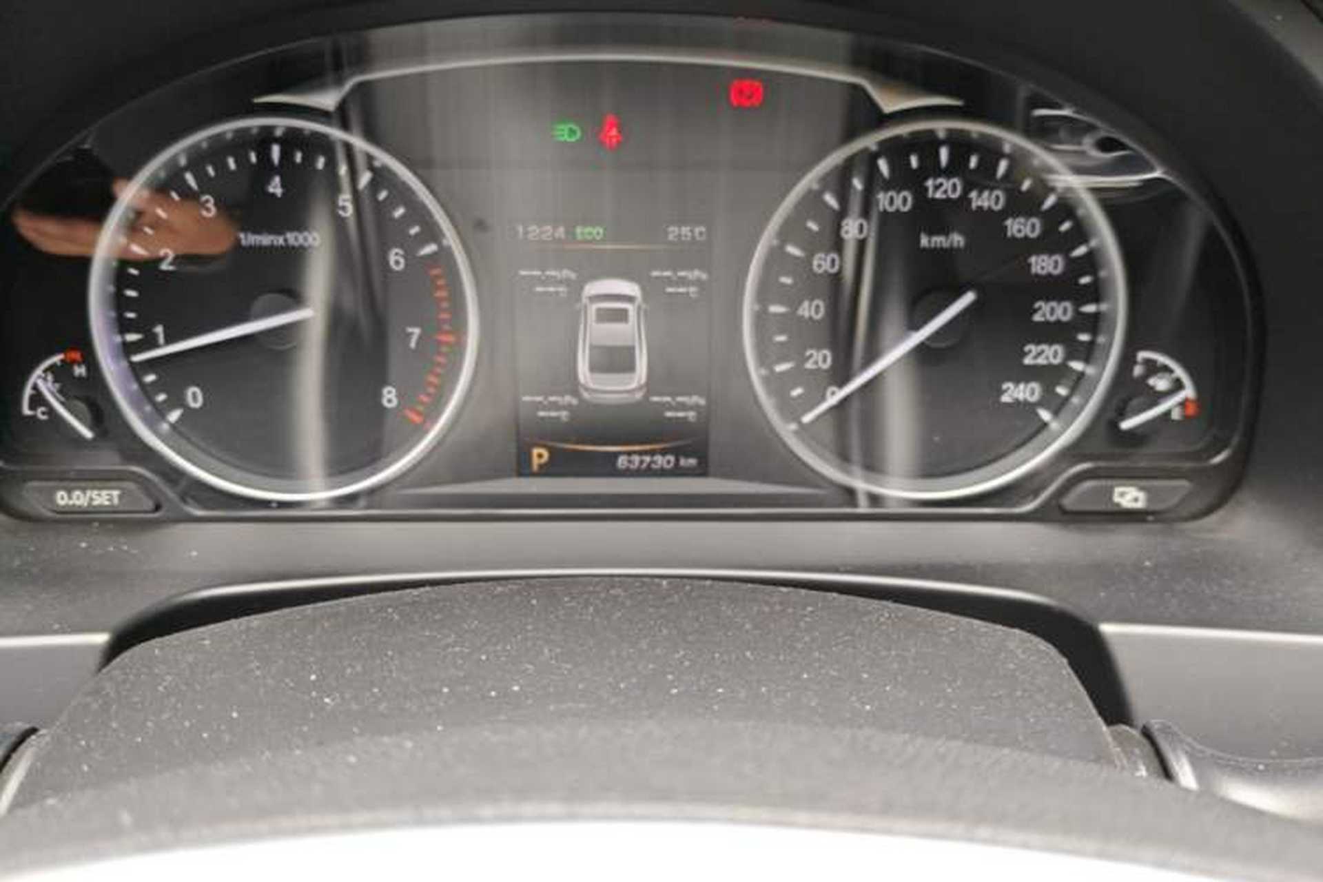 Used Geely Auto Emgrand GT 2017 1.8T Luxury Model Odometer Close Up