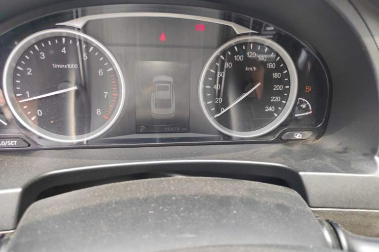 Used Geely Auto Emgrand GT 2017 1.8T Luxury Model Odometer Close Up