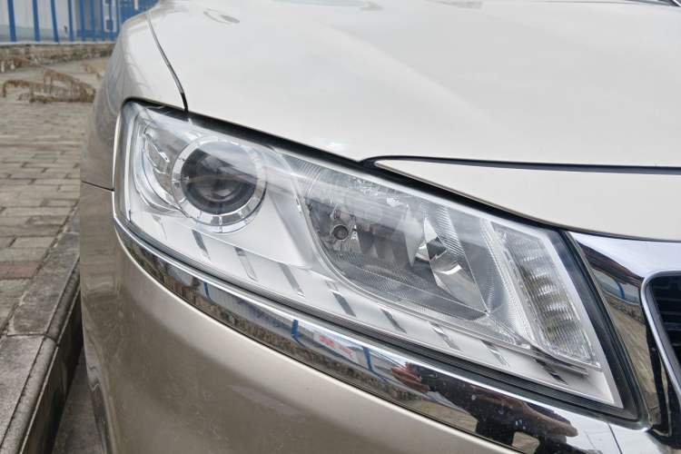 Used Geely Auto Emgrand GT 2017 1.8T Luxury Model Right Front Headlight