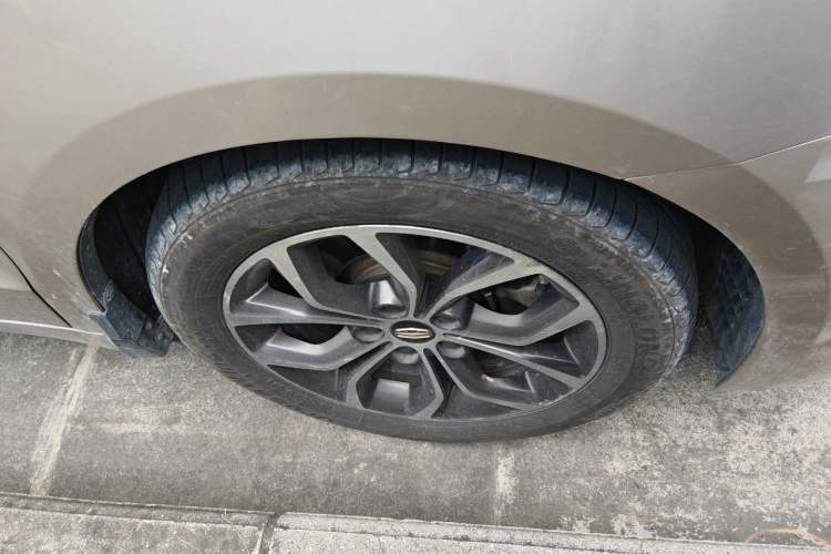 Used Geely Auto Emgrand GT 2017 1.8T Luxury Model Right Front Wheel Hub