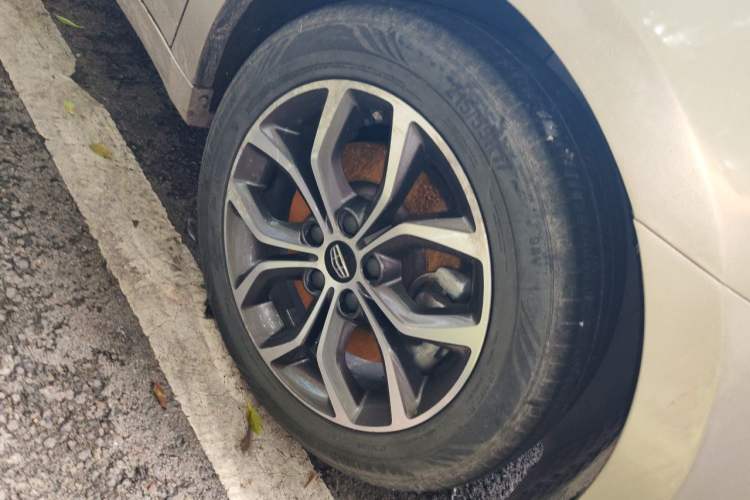 Used Geely Auto Emgrand GT 2017 1.8T Luxury Model Right Front Wheel Hub
