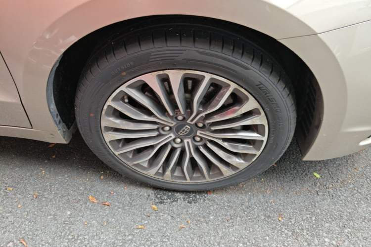 Used Geely Auto Emgrand GT 2017 1.8T Luxury Model Right Front Wheel Hub