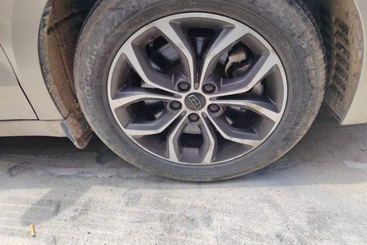 Used Geely Auto Emgrand GT 2017 1.8T Luxury Model Right Front Wheel Hub