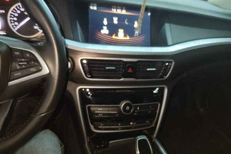 Used Geely Auto Emgrand GT 2018 1.8T Zunshang Zhiling Edition Audio And AC Panel